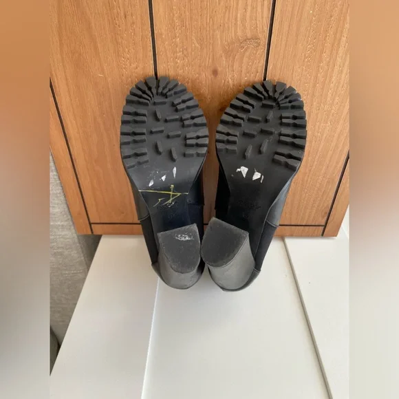 Zara Basic Women's Black Leather Lug Sole Ankle Boots Size 36 - Picture 4 of 8